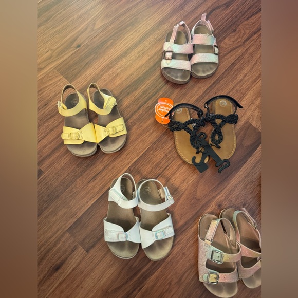 Lot of girls sandals - Picture 2 of 3